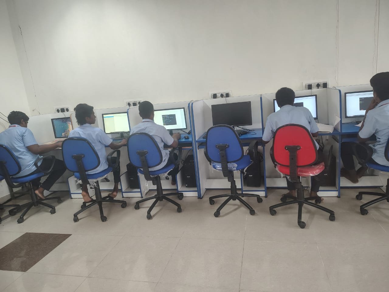 Laboratories photo 3